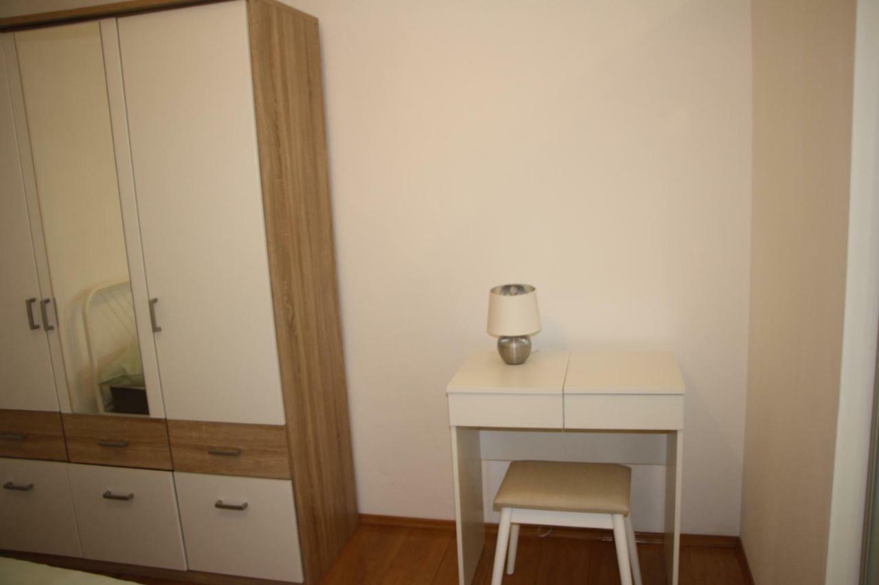 Number 17 * Viena